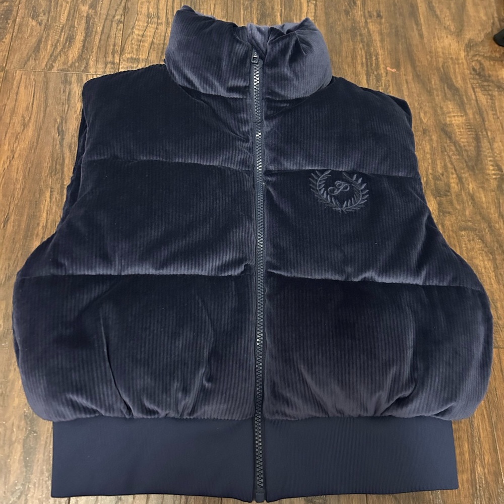 Women’s Navy Puffer Vest